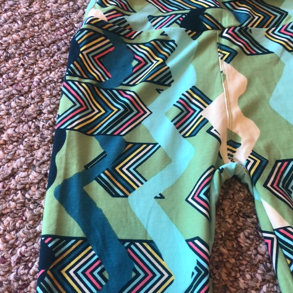 LuLaRoe leggings - Picture 4 of 4